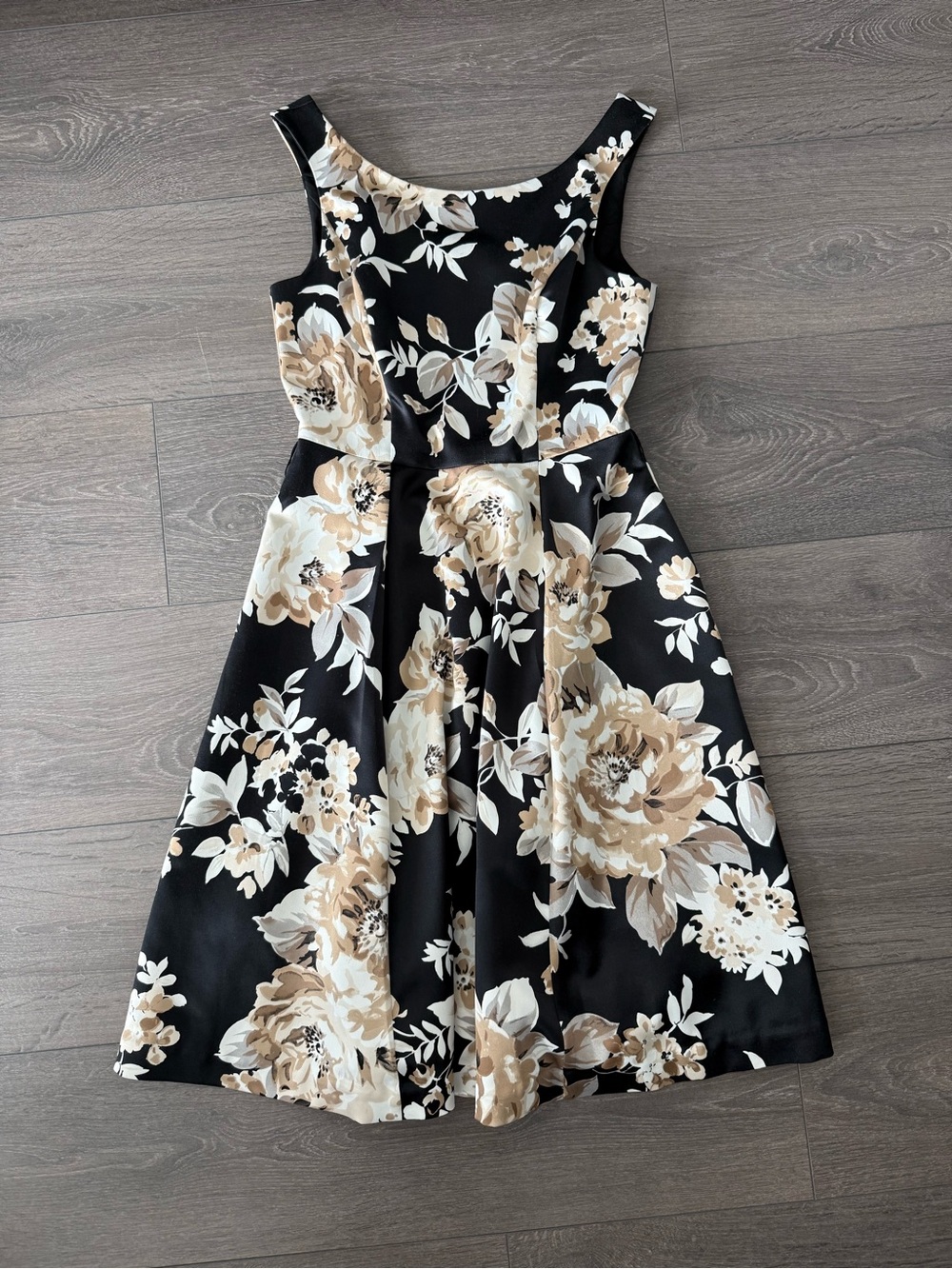 Floral Fit-and-Flare Dress White House black market 00 XS wedding party midi